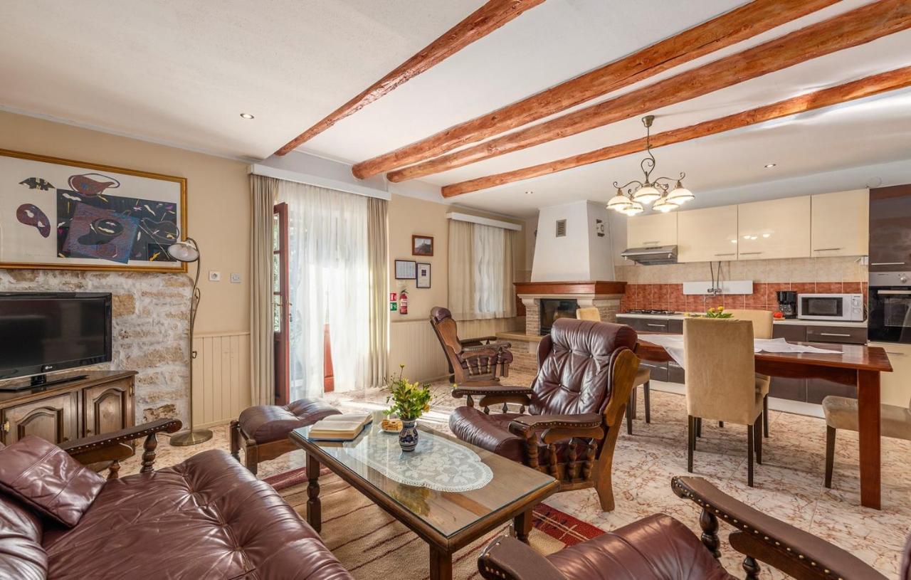 House Peresiji Hotel Szoba fotó